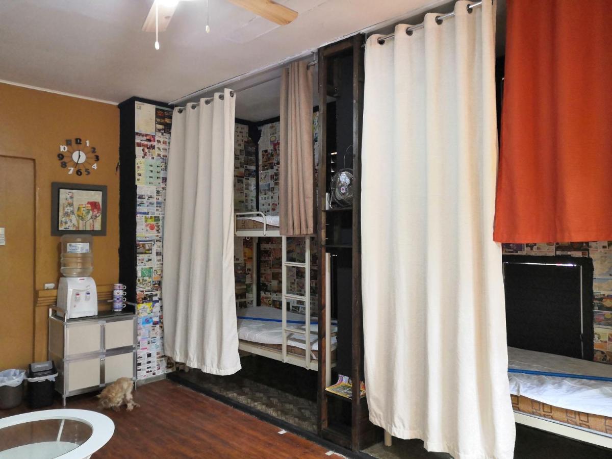 Dee Guesthouse White Sands Lapu-Lapu City Esterno foto