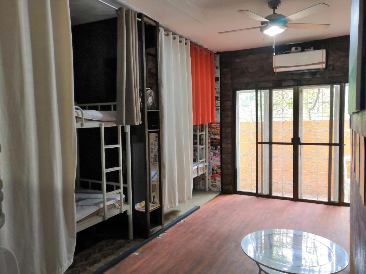 Dee Guesthouse White Sands Lapu-Lapu City Esterno foto