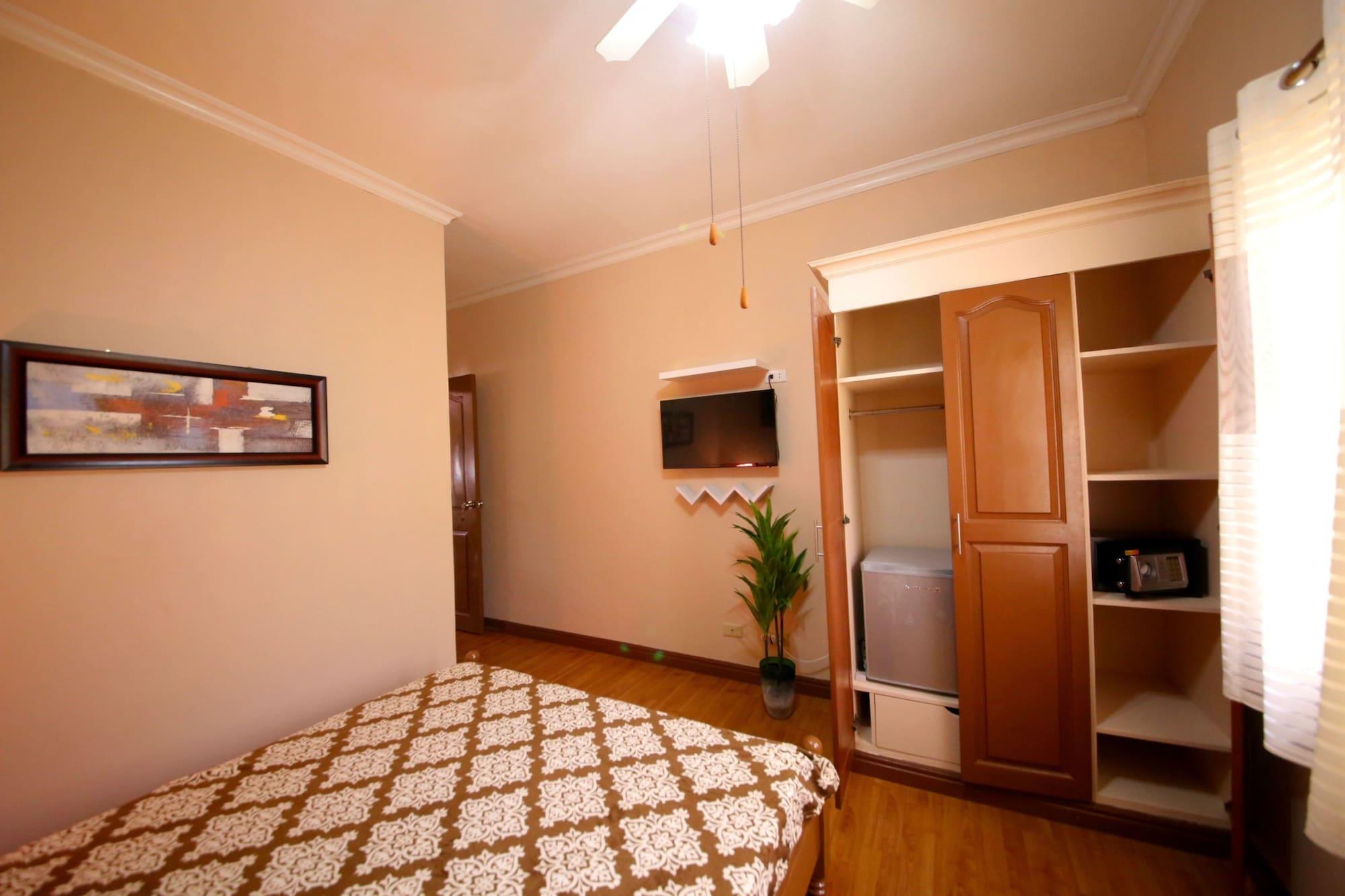 Dee Guesthouse White Sands Lapu-Lapu City Esterno foto