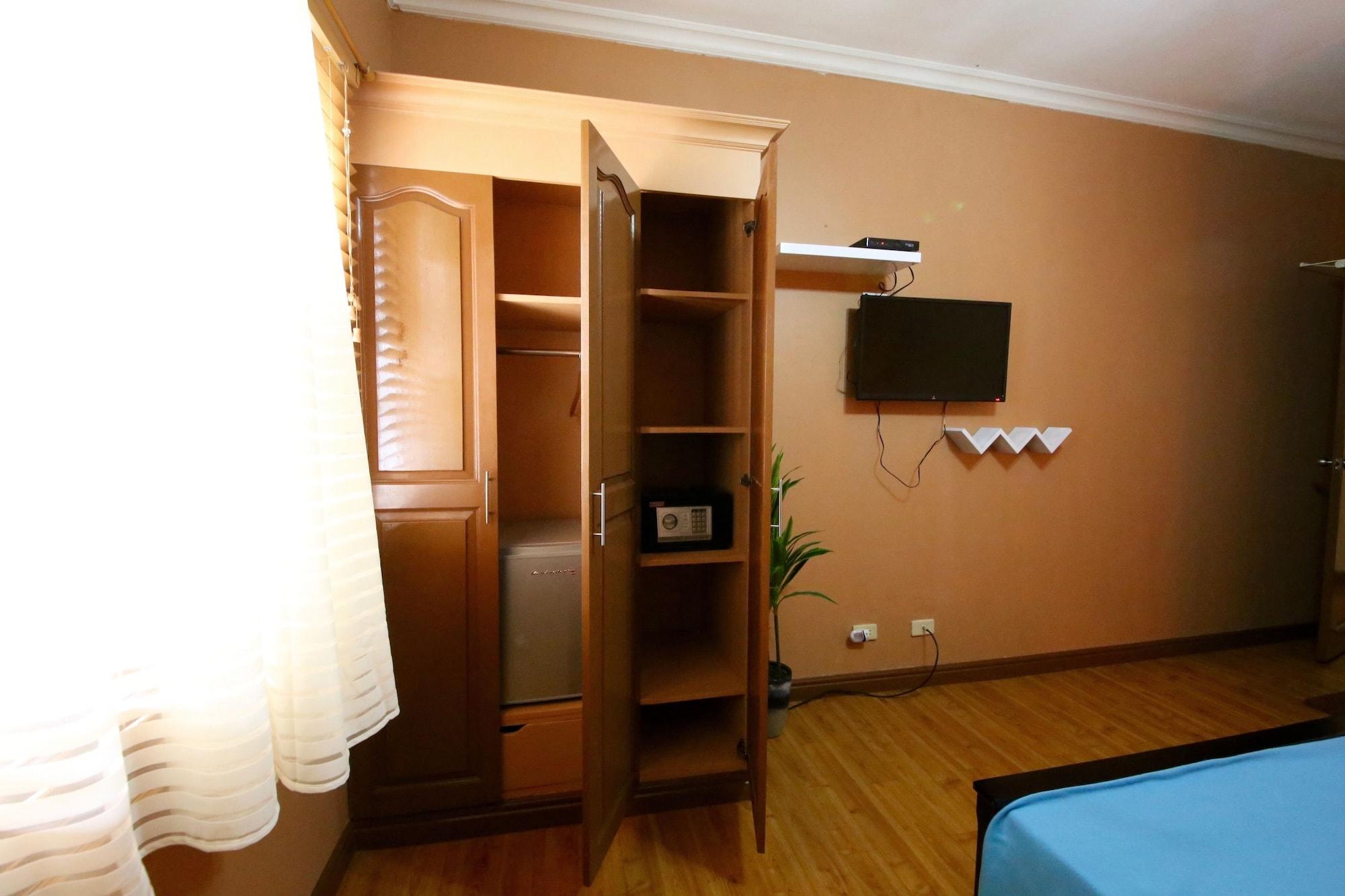Dee Guesthouse White Sands Lapu-Lapu City Esterno foto