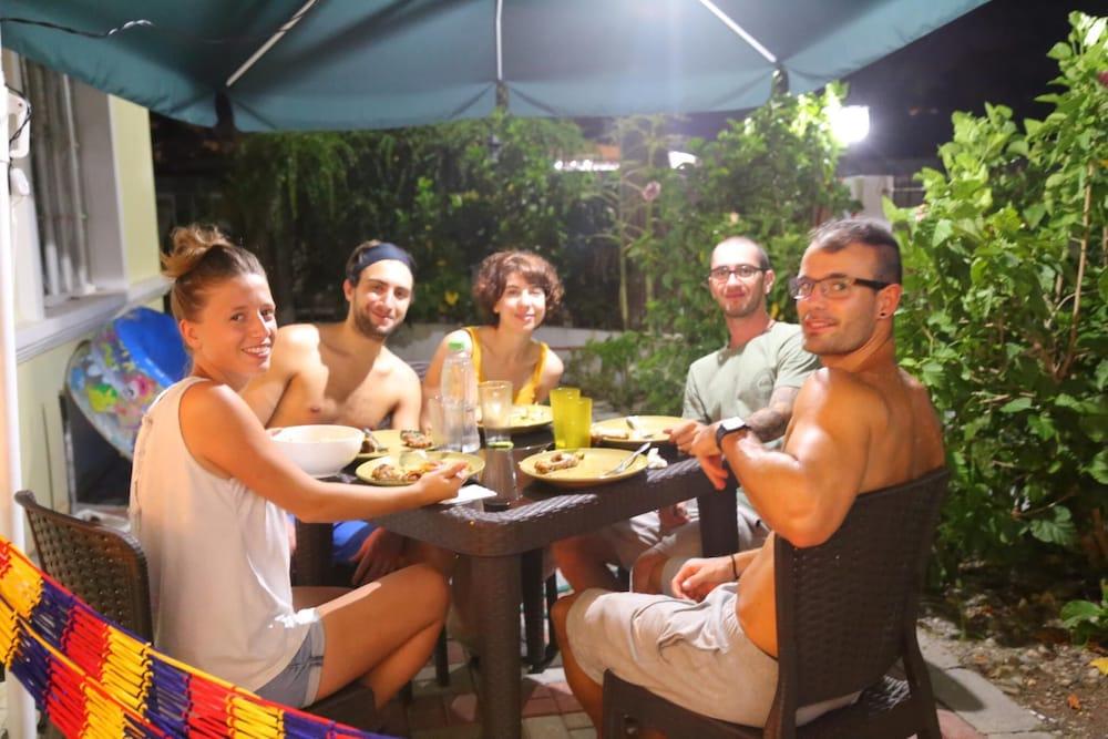 Dee Guesthouse White Sands Lapu-Lapu City Esterno foto