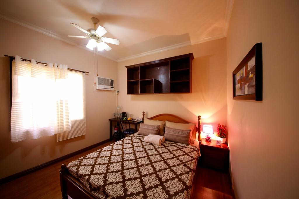 Dee Guesthouse White Sands Lapu-Lapu City Esterno foto
