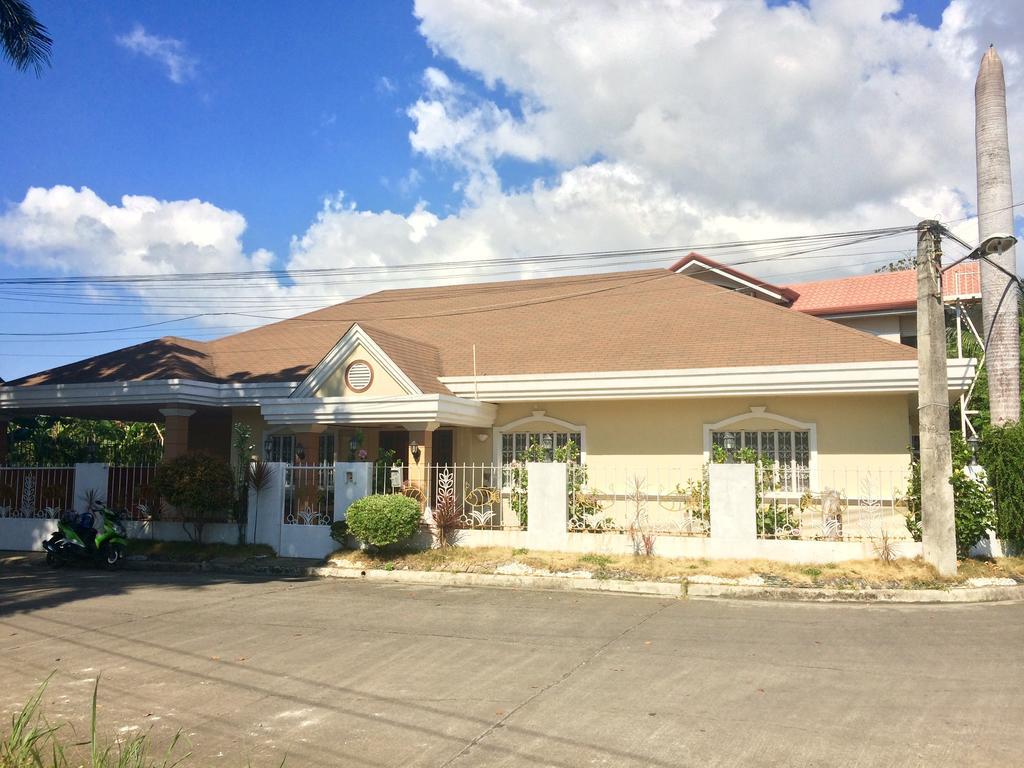 Dee Guesthouse White Sands Lapu-Lapu City Esterno foto