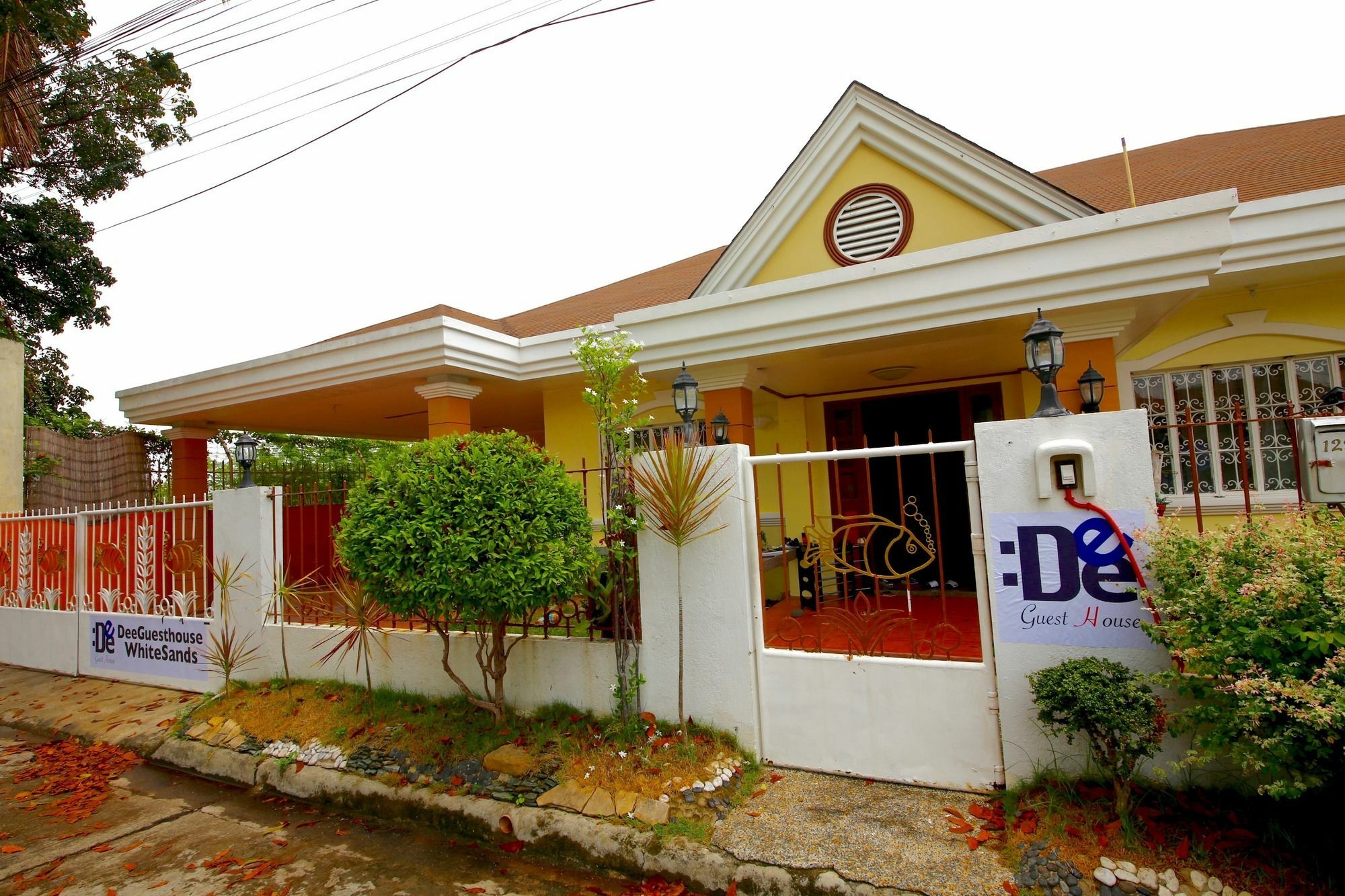 Dee Guesthouse White Sands Lapu-Lapu City Esterno foto